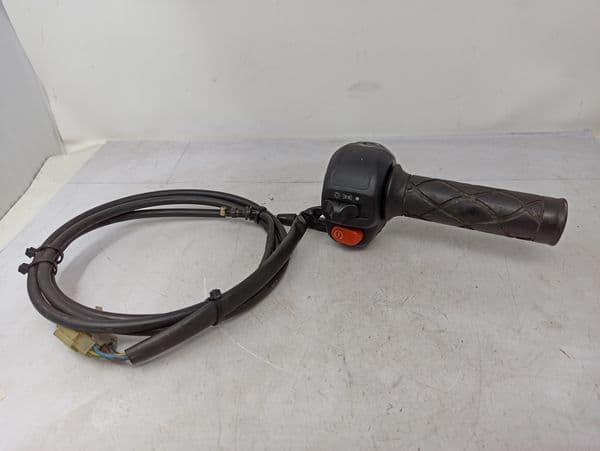 Conmutador Derecho Y Gas Yamaha Teo'S 125 2000