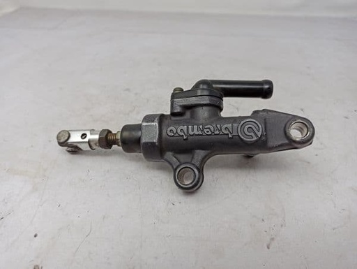 [FRE2990.] Bomba De Freno Trasero Yamaha Yzf 600 R6 600 1998 - 2000